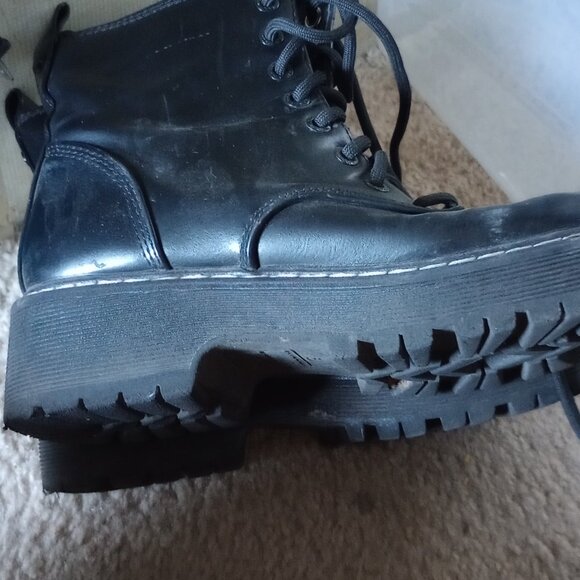 Miscellaneous items - Picture 6 of 9